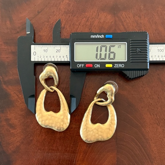 Vintage NOS Erwin Pearl Abstract Heart Dangle Drop Earrings; Gold Tone; 2” - Picture 9 of 11